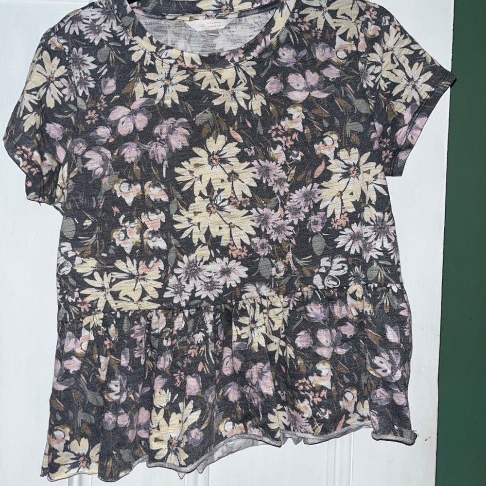 LC Lauren Conrad Cream and Yellow Short Sleeve Ruffled Peplum Blouse